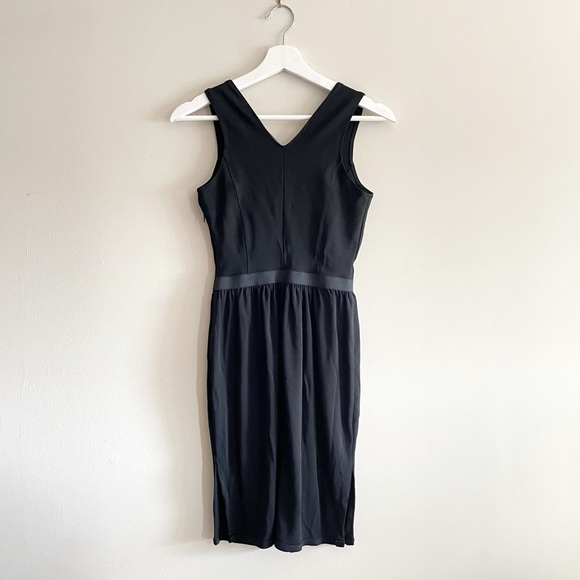 Title: Derek Lam Black V-Neck Sleeveless Fit Flare Dress Made Italy, Women Sz  0 - Picture 3 of 12
